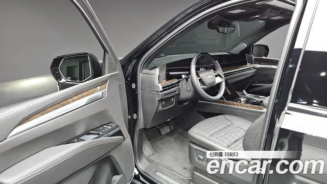 Cadillac Escalade Generation 5 — Фото автомобиля 12