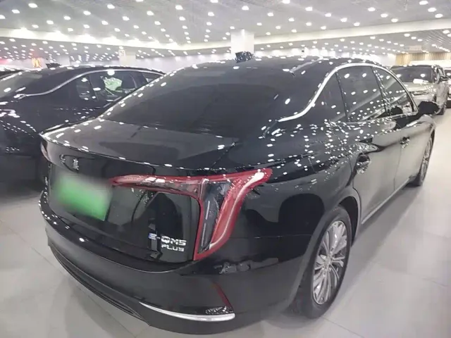 Hongqi E-QM5 — Фото автомобиля 4