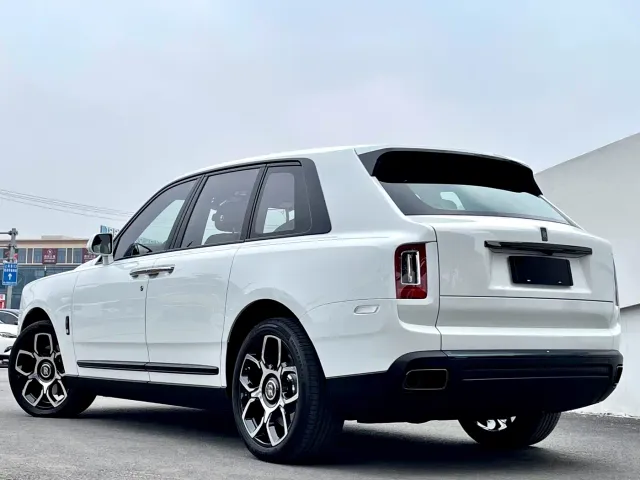 Rolls-Royce Cullinan — Фото автомобиля 9