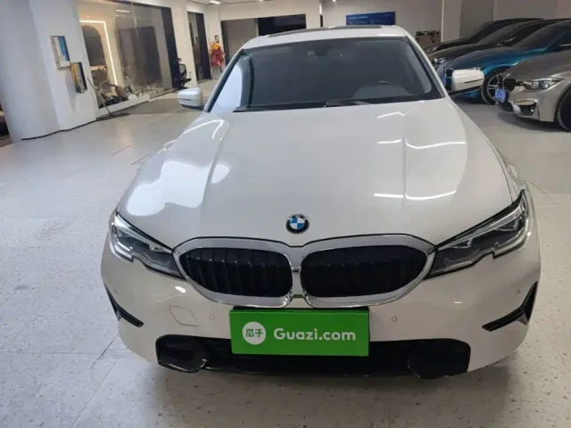 BMW 3 Series — Фото автомобиля 2