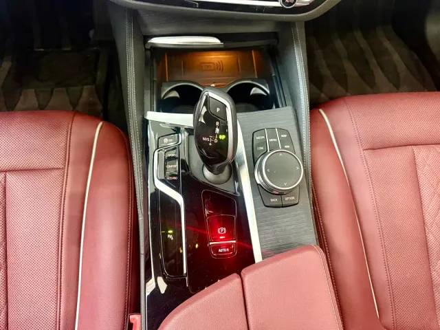 BMW 5 Series — Фото автомобиля 10