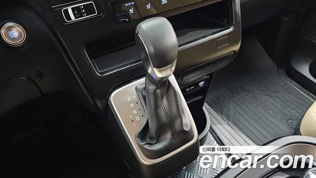 Hyundai Staria Staria Карго 5 мест — Фото автомобиля 9