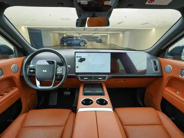 Li Auto L8 — Фото автомобиля 18