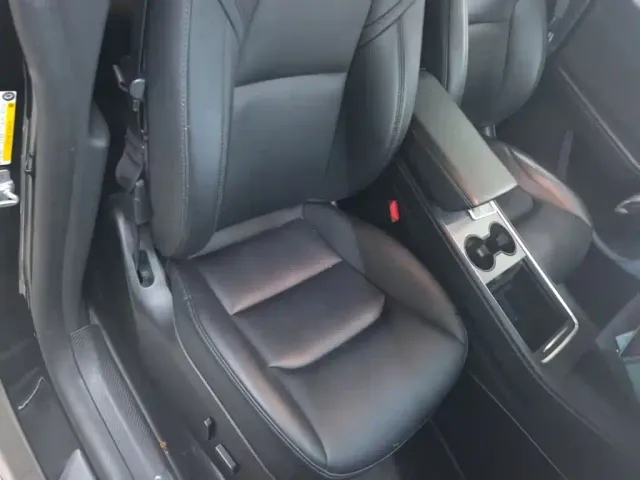 Tesla Model Y — Фото автомобиля 24