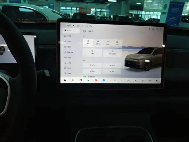 Leapmotor C10 — Фото автомобиля 11