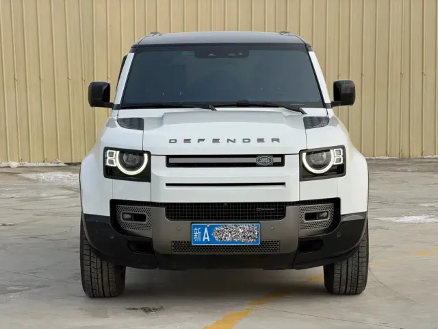 Land Rover Defender — Фото автомобиля 2