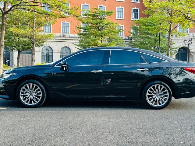 Toyota Avalon — Фото автомобиля 8