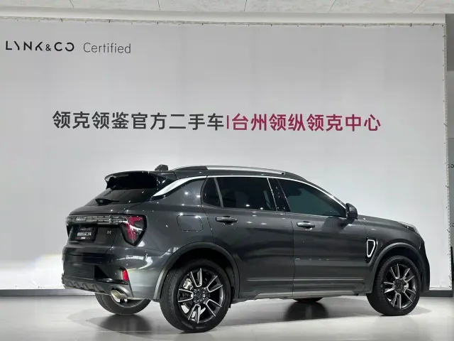 Lynk & Co 01 — Фото автомобиля 3