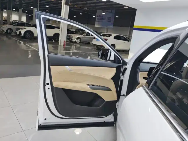 Changan CS75 Plus — Фото автомобиля 7