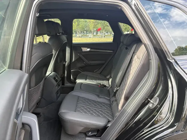 Audi SQ5 — Фото автомобиля 11