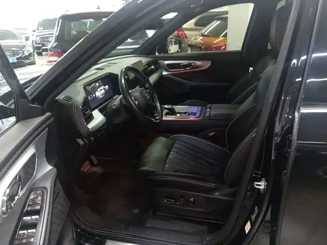 GAC Trumpchi GS8 — Фото автомобиля 14