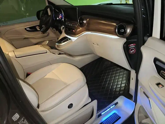 Mercedes-Benz V-Class — Фото автомобиля 13