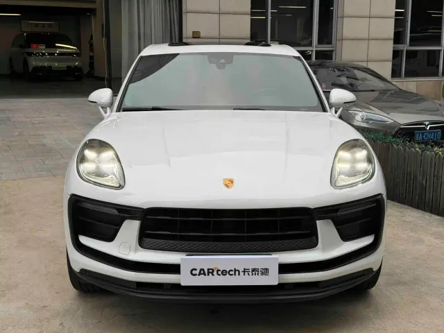 Porsche Macan 2024 Macan 2.0T — Фото автомобиля 2