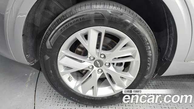 Genesis GV70 2.5T Бензин 2WD — Фото автомобиля 4