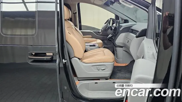 Hyundai Staria Staria 4WD Lounge 7 мест — Фото автомобиля 11