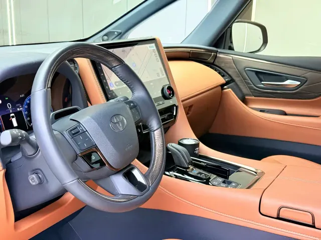 Toyota Alphard — Фото автомобиля 5