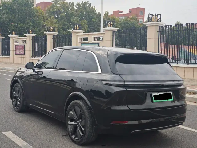 Li Auto L7 — Фото автомобиля 13