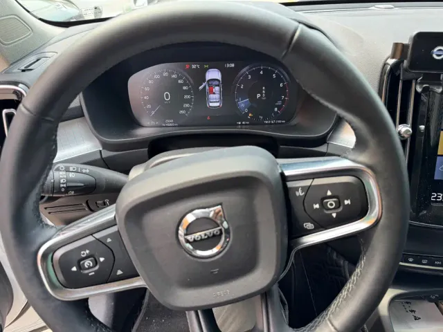 Volvo XC40 — Фото автомобиля 7