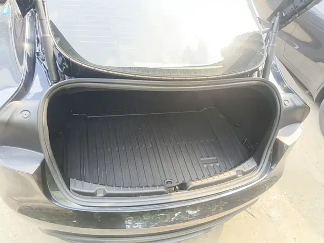 Tesla Model 3 — Фото автомобиля 18