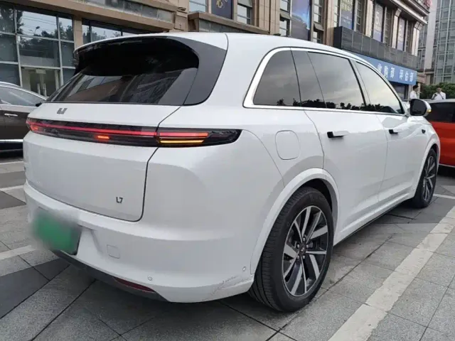 Li Auto L7 — Фото автомобиля 6