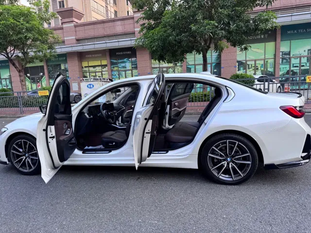 BMW BMW 3 Series 2023 320Li M Sport Package — Фото автомобиля 28