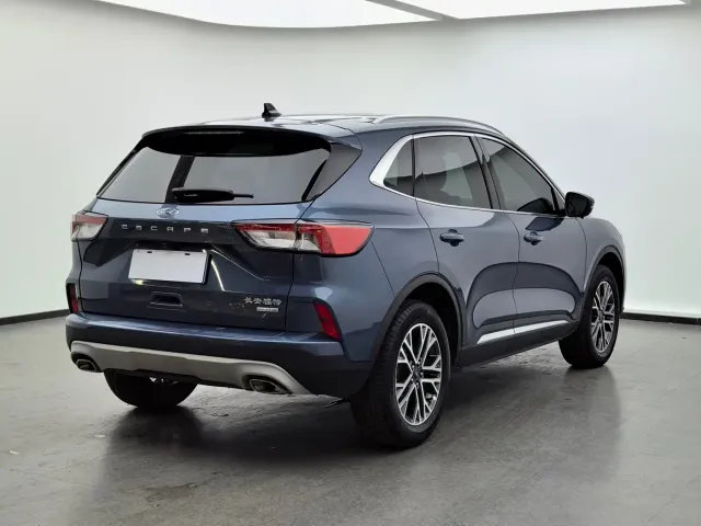 Ford Escape — Фото автомобиля 4