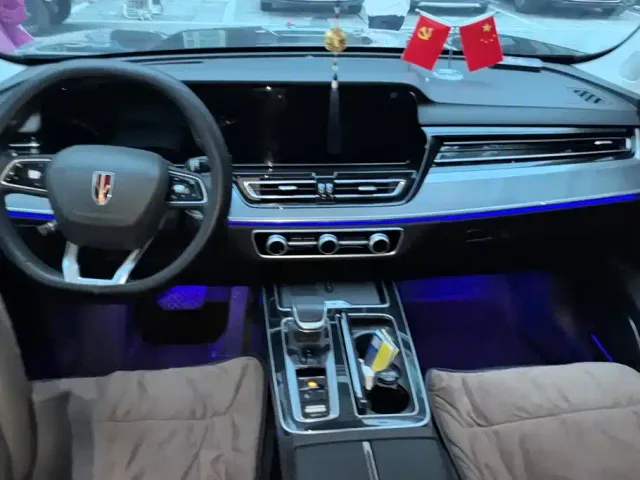Hongqi HS5 — Фото автомобиля 12