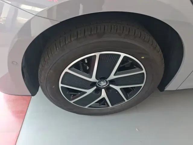 BYD Qin L — Фото автомобиля 24