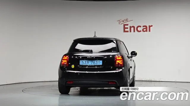 MINI Cooper Cooper Electric — Фото автомобиля 3