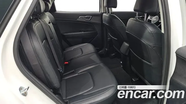 Kia Sportage Sportage 5-е поколение Бензин 1.6 турбо 2WD — Фото автомобиля 11