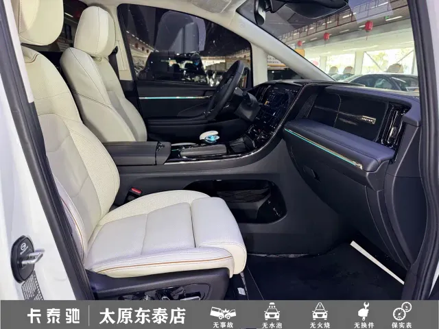 GAC Trumpchi E9 — Фото автомобиля 15