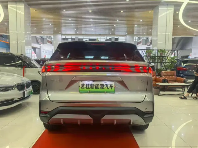 Geely Galaxy L7 — Фото автомобиля 4