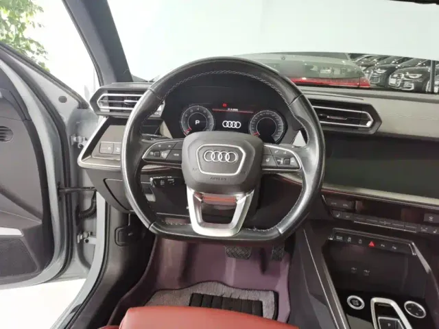 Audi Audi A3 2025 A3L Limousine 35TFSI Flying Spur Premium + Luxury Selection Package — Фото автомобиля 14