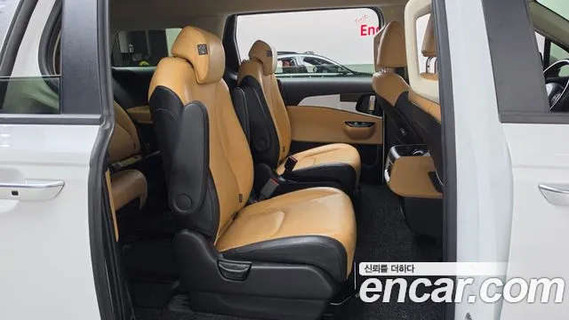 Kia Canival Carnival 4 поколение Бензин 9 мест Prestige — Фото автомобиля 7