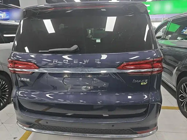 Roewe iMAX8 — Фото автомобиля 5