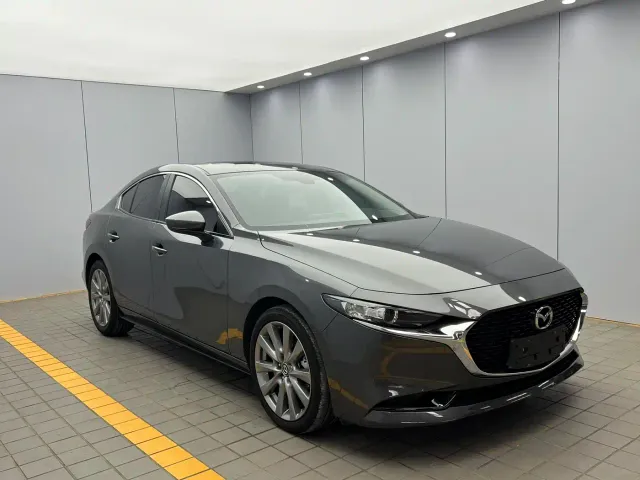 Mazda Axela — Фото автомобиля 3