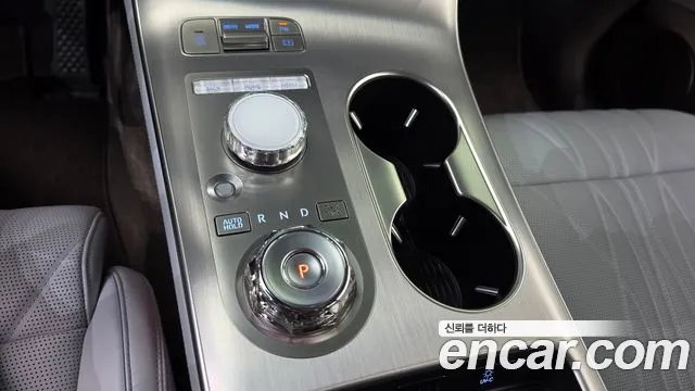 Genesis GV70 — Фото автомобиля 12