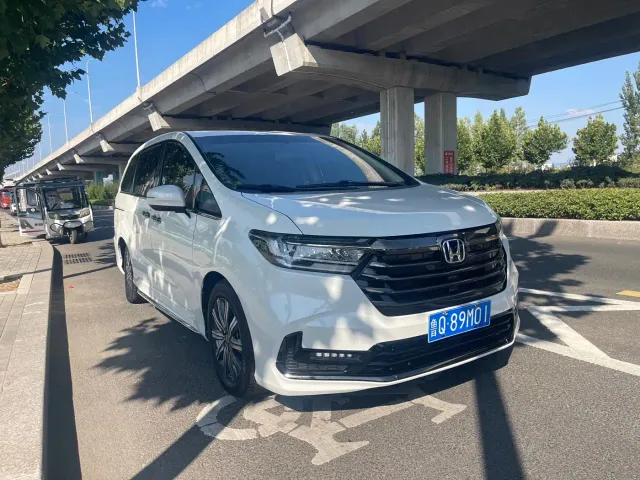 Honda Odyssey — Фото автомобиля 2