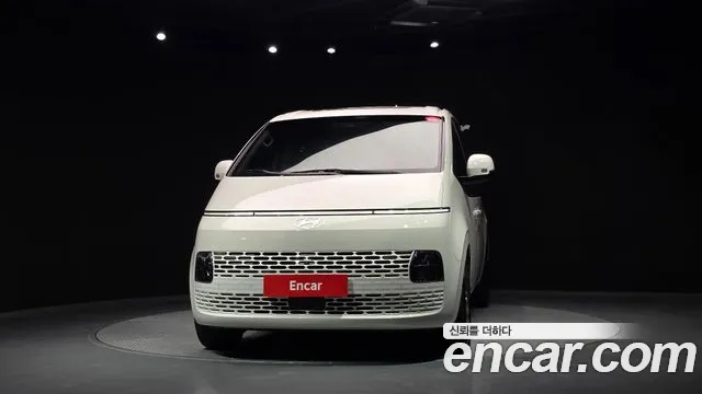Hyundai Staria Staria 4WD Tourer 9 мест — Фото автомобиля 3