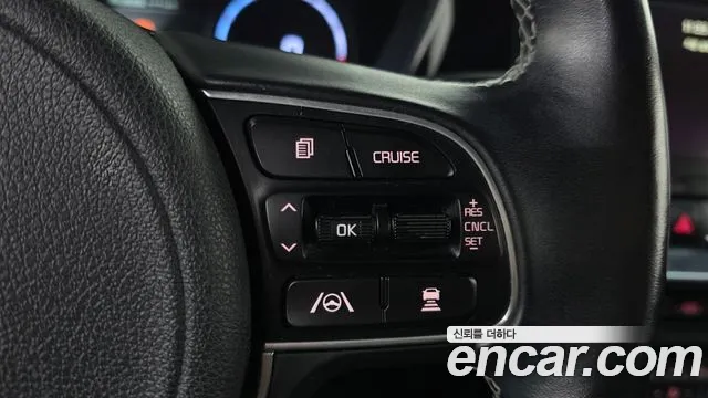 Kia Niro — Фото автомобиля 22