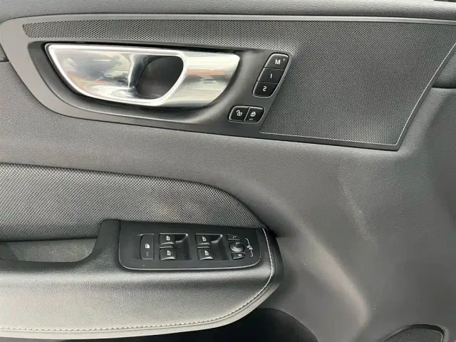 Volvo XC60 — Фото автомобиля 17