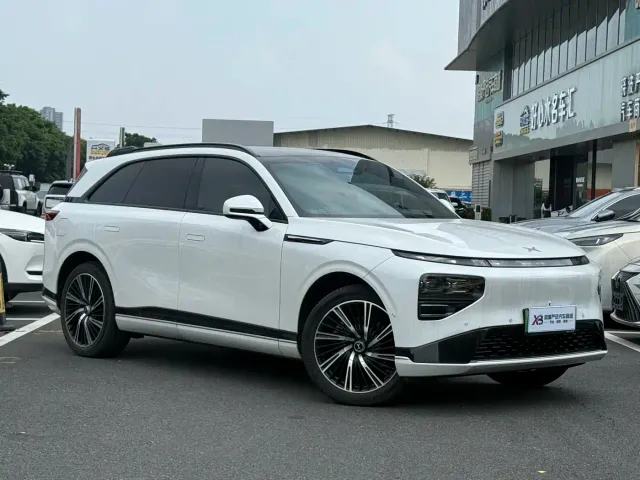 Xpeng G9 — Фото автомобиля 3