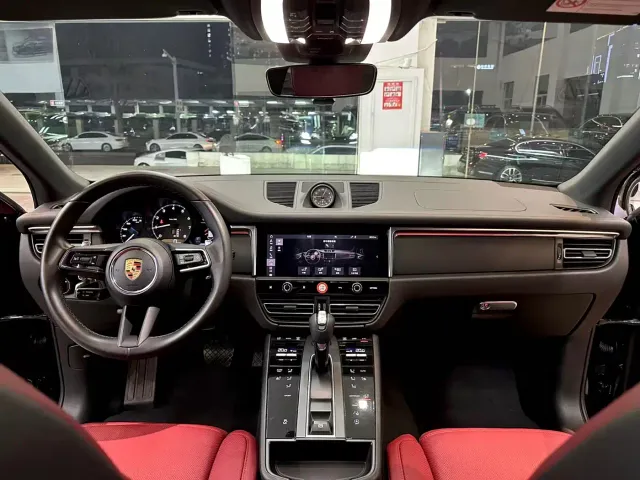 Porsche Macan — Фото автомобиля 8