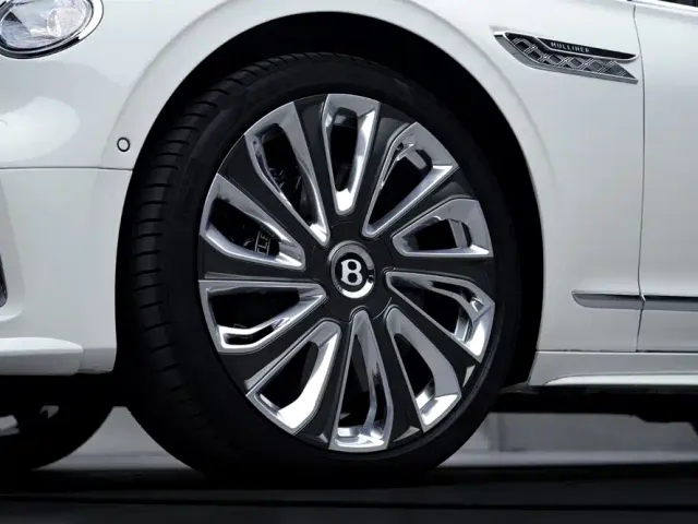 Bentley Flying Spur — Фото автомобиля 8