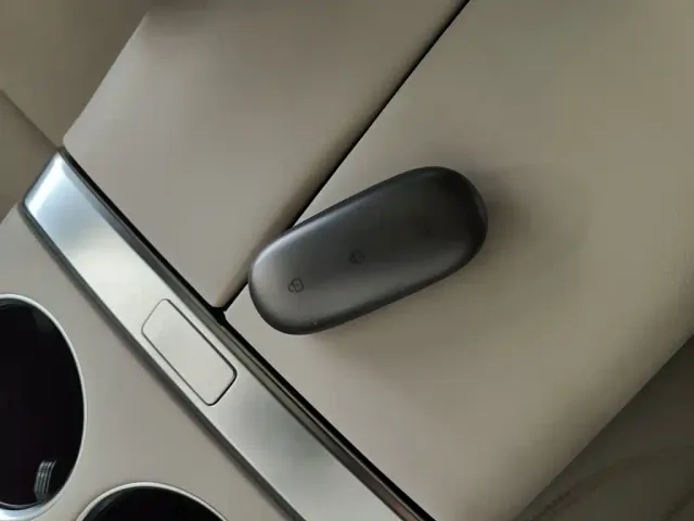 Li Auto L9 — Фото автомобиля 8
