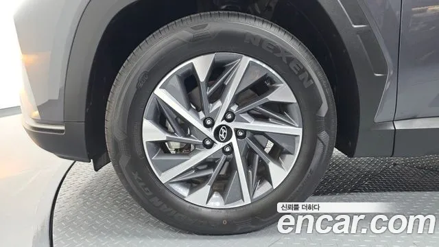 Hyundai Tucson Tucson (NX4) Дизель 2.0 2WD — Фото автомобиля 2