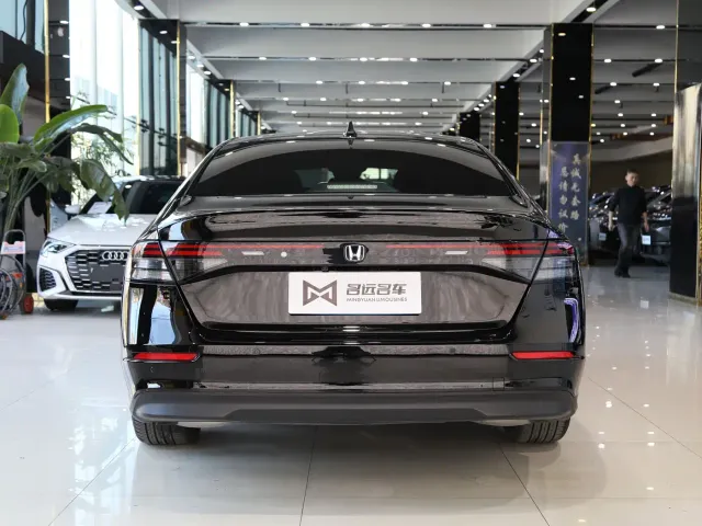Honda Accord — Фото автомобиля 18