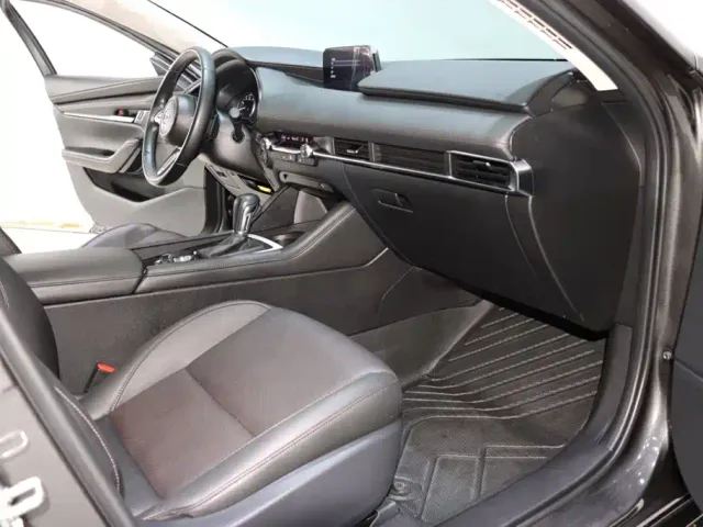 Mazda Axela — Фото автомобиля 7