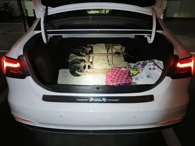 Roewe i6 MAX EV — Фото автомобиля 5