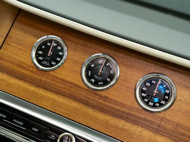 Bentley Flying Spur — Фото автомобиля 23